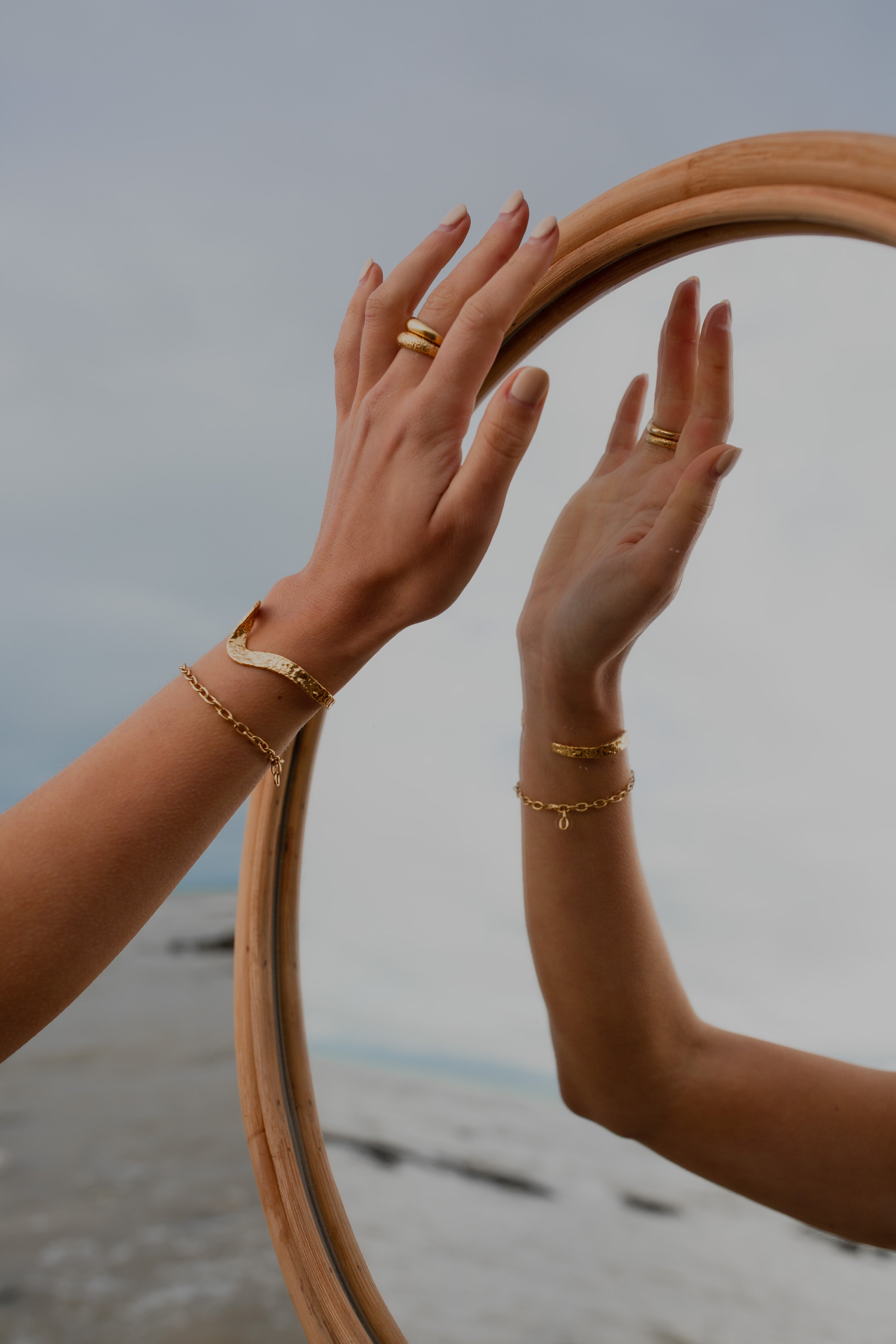 CHTY まとめ WAVE BANGLE Kit Heath Océane Shell Wave Bangle – ONLINE EXCLUSIVE | Taylor & Co